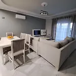 Gili & Delo Luxury Apartments-νear Airport * Valjiosi