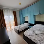 Gili & Delo Luxury Apartments-νear Airport Дом отдыха