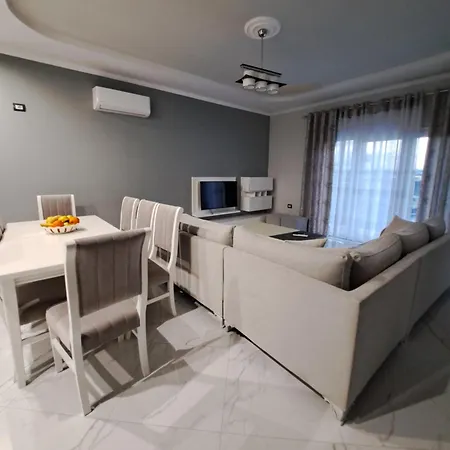 Gili & Delo Luxury Apartments-νear Airport * Valjiosi