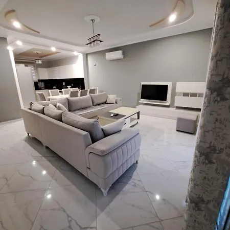 Gili & Delo Luxury Apartments-νear Airport *